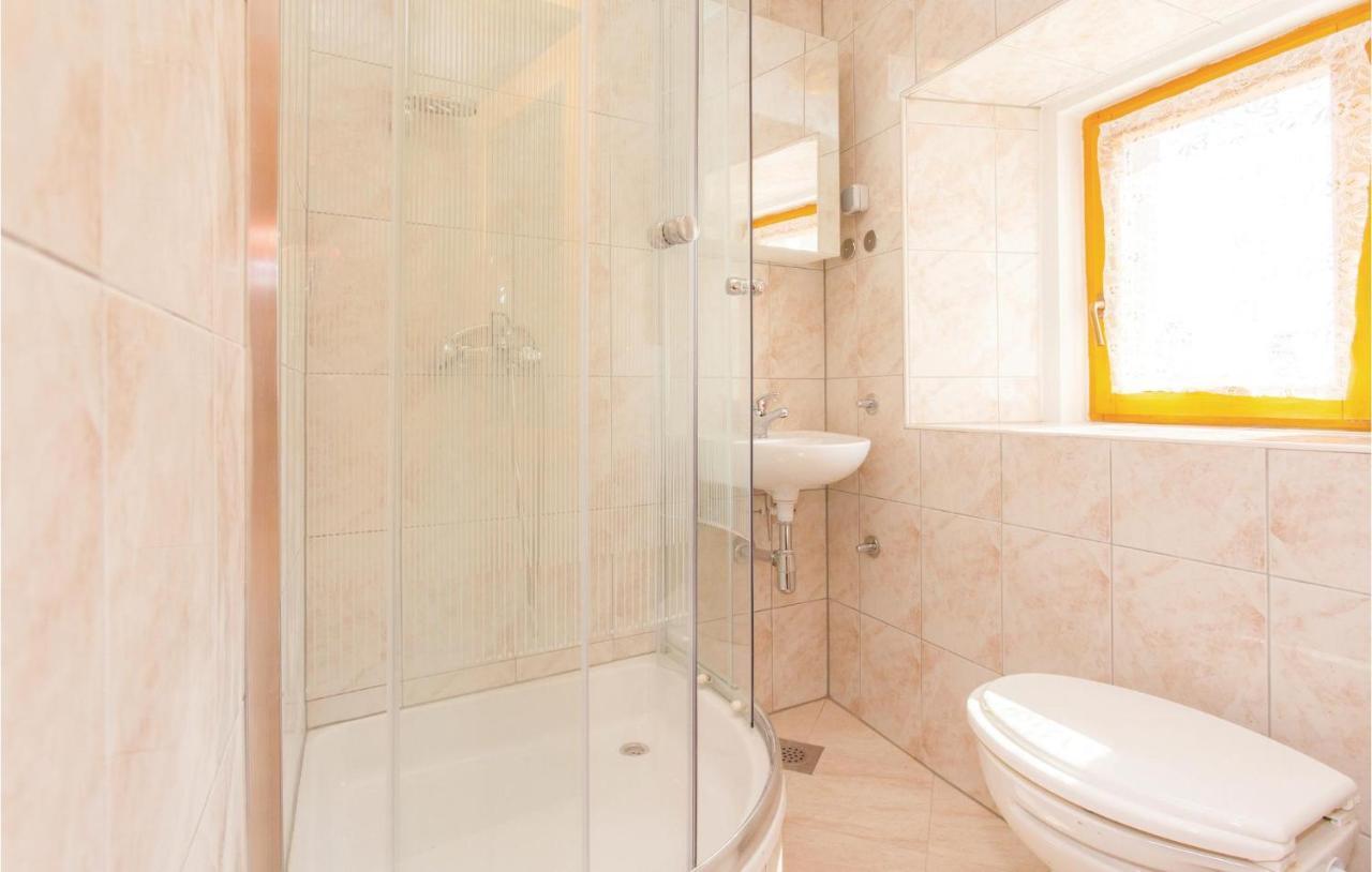 1 Bedroom Beautiful Apartment In Omišalj Extérieur photo