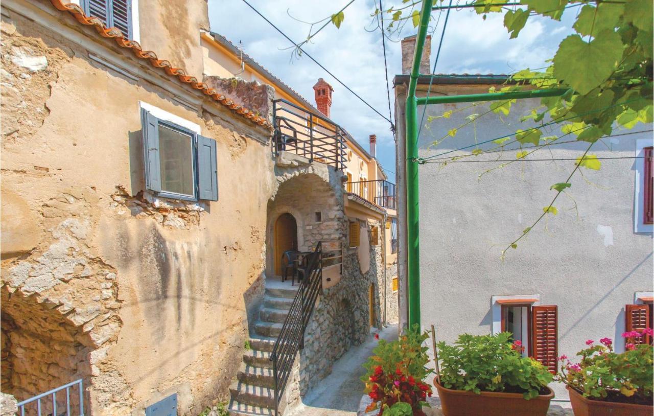 1 Bedroom Beautiful Apartment In Omišalj Extérieur photo